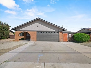 24140 Ironwood Ave, Unit 1 in Moreno Valley, CA - Foto de edificio - Building Photo