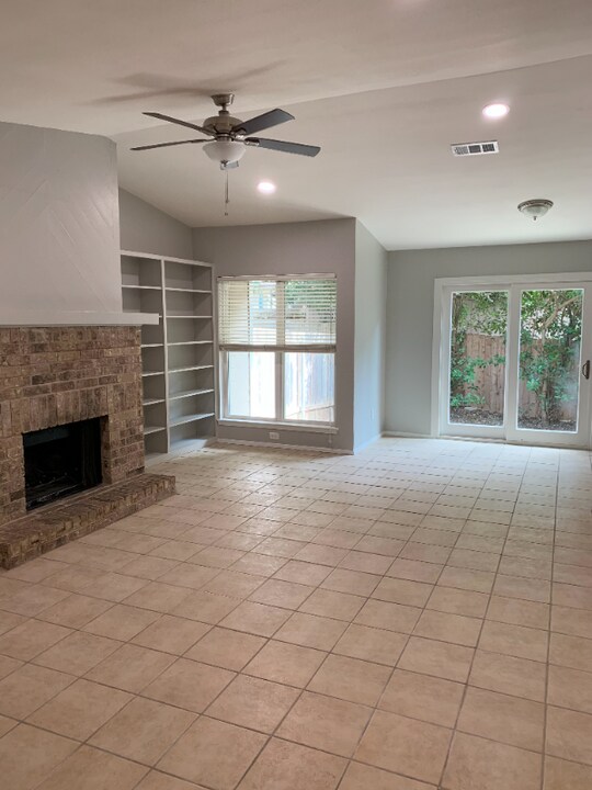4501 Dorsett Oaks Cir in Austin, TX - Building Photo