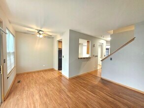 2944 White Thorn Cir in Naperville, IL - Building Photo - Building Photo