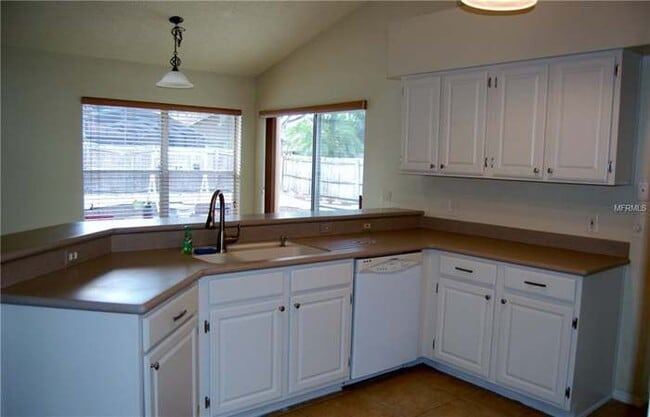 2832 Oak Shore Rd in Oviedo, FL - Building Photo - Building Photo