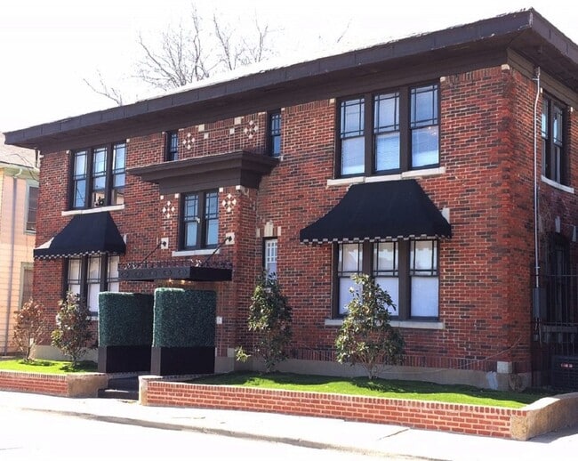 Paramount in Dallas, TX - Foto de edificio - Building Photo