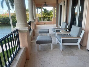 13645 Deering Bay Dr in Coral Gables, FL - Building Photo - Building Photo