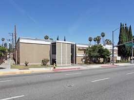 Hacienda Plaza Apartments in La Puente, CA - Building Photo