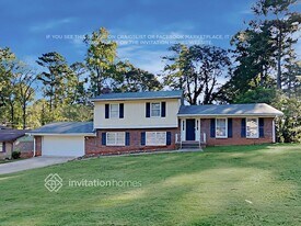 758 Corundum Ct in Stone Mountain, GA - Building Photo