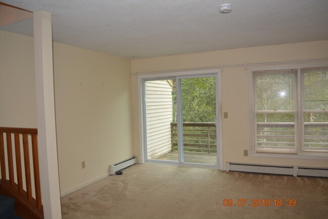 35 Potter Ln, Unit Lakeview Condo in Enfield, NH - Foto de edificio - Building Photo