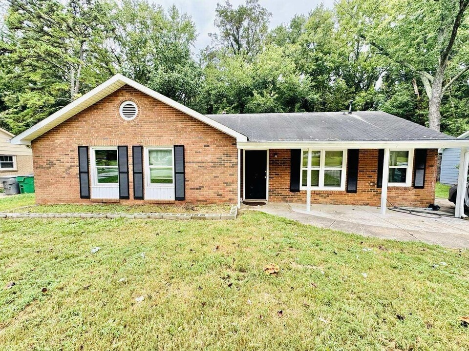 4824 Farm Pond Ln in Charlotte, NC - Building Photo