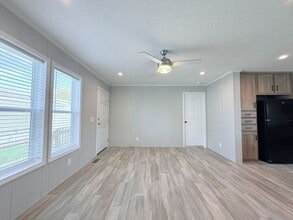 29811 W Essex Ct in New Baltimore, MI - Building Photo - Building Photo