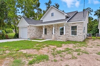 6105 Woodrow St in Texas City, TX - Building Photo - Building Photo