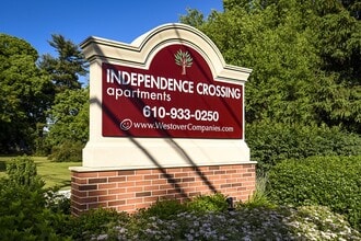 Independence Crossing Apartments in Phoenixville, PA - Foto de edificio - Building Photo