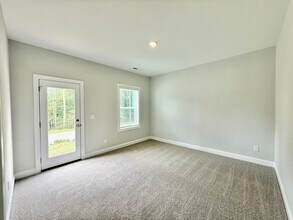 1928 Fishamble St in Fuquay Varina, NC - Foto de edificio - Building Photo