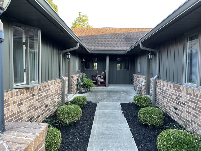 2675 Glen Arbor Ter, Unit 2675 in Lima, OH - Foto de edificio - Building Photo