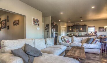 21382 NE Nolan Ct in Bend, OR - Building Photo - Building Photo