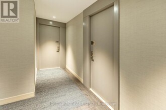 19 Western Battery Rd in Toronto, ON - Building Photo - Building Photo