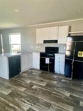 2600 Horn Rd in Bay City, TX - Building Photo - Building Photo