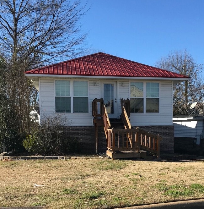 property at 938 16th Ave E