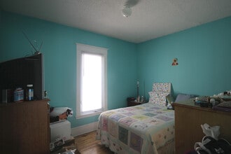 313 14th Ave NE, Unit First Floor Duplex in Minneapolis, MN - Building Photo - Building Photo