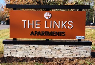 The Links in Cincinnati, OH - Building Photo - Building Photo