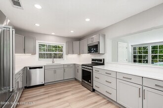631 Young St in Melbourne, FL - Building Photo - Building Photo
