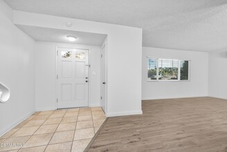 22002 Ybarra Rd in Woodland Hills, CA - Building Photo - Building Photo