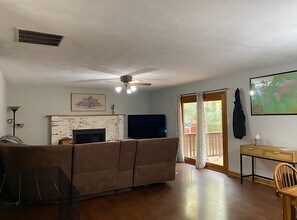 8624 Valley Dr in Waldorf, MD - Building Photo - Building Photo