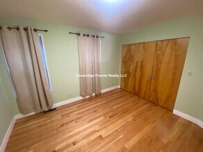 10 Packard Ave, Unit 1 in Somerville, MA - Building Photo - Building Photo