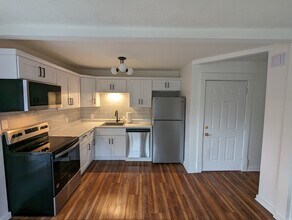 437 Pleasant St SE, Unit Apt. 1 in Grand Rapids, MI - Building Photo - Building Photo