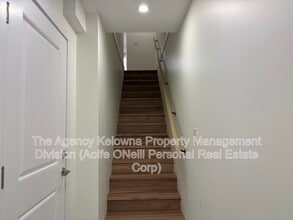 500 Fleming Rd in Kelowna, BC - Building Photo - Building Photo