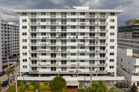 Ocean Point Condominium in Miami Beach, FL - Foto de edificio - Building Photo