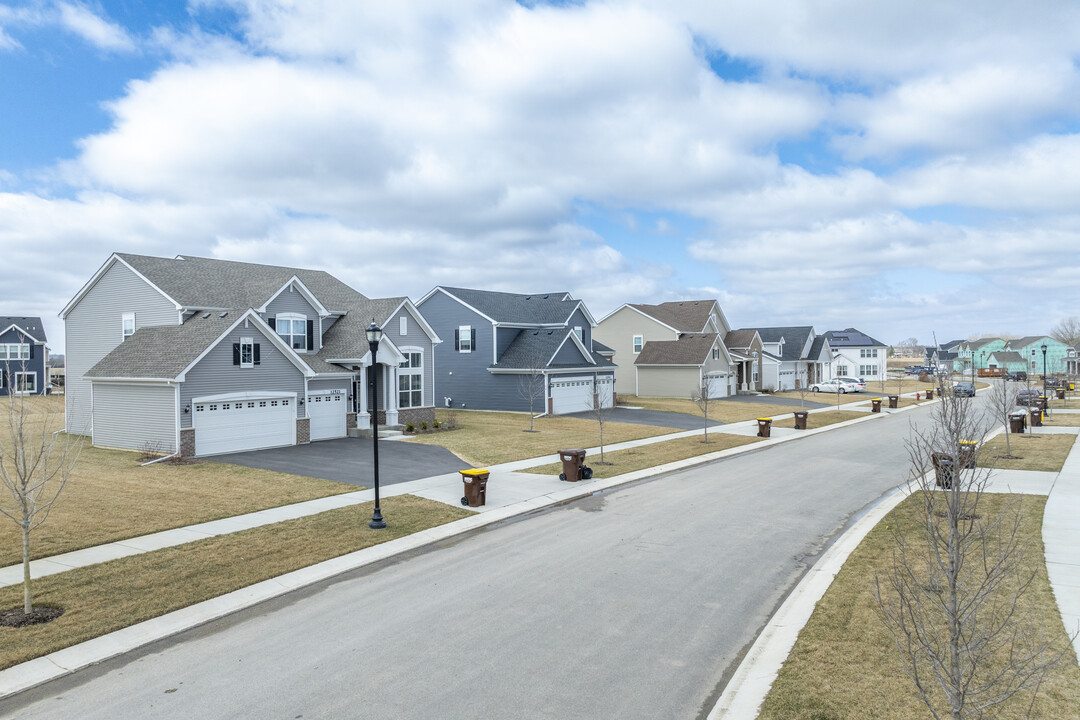 Lennar at Talamore in Huntley, IL - Building Photo