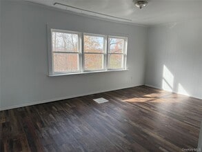 3 Kavalec Ln in Warwick, NY - Building Photo - Building Photo