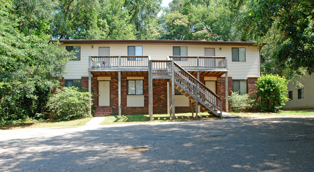 2062 Rickards Rd in Tallahassee, FL - Building Photo