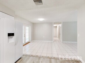 2932 E 148th Ave in Lutz, FL - Building Photo - Building Photo