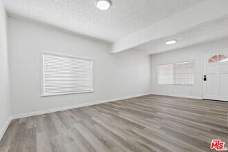 1060 McFarland Ave in Los Angeles, CA - Building Photo - Building Photo