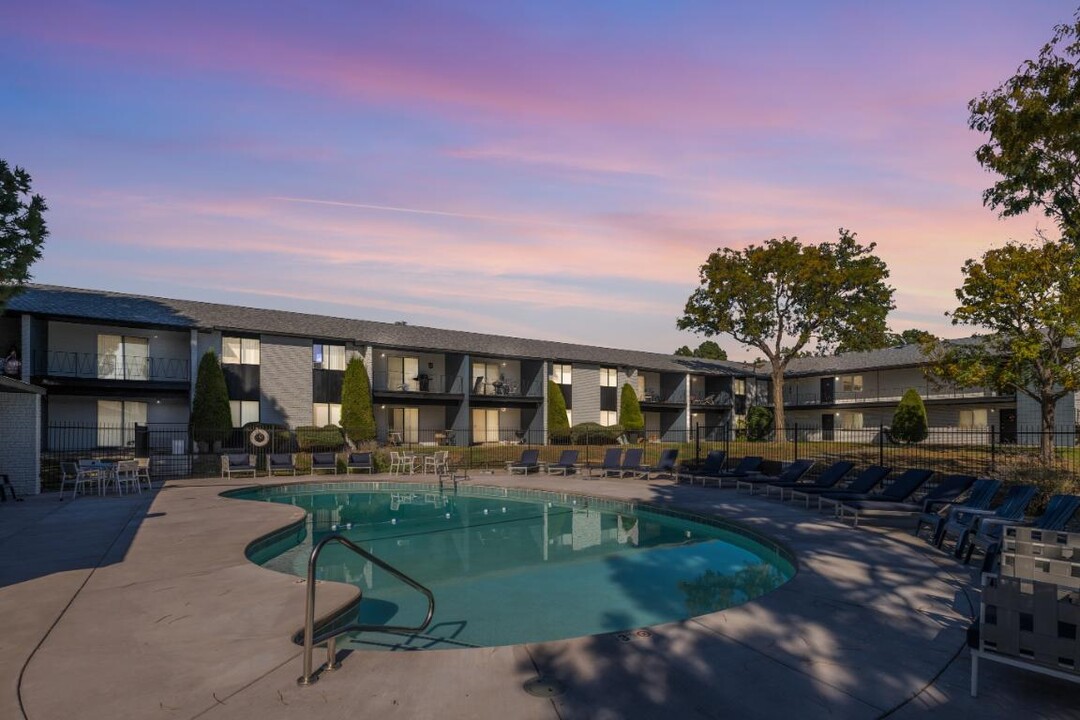 Arlo Apartments in Albuquerque, NM - Building Photo