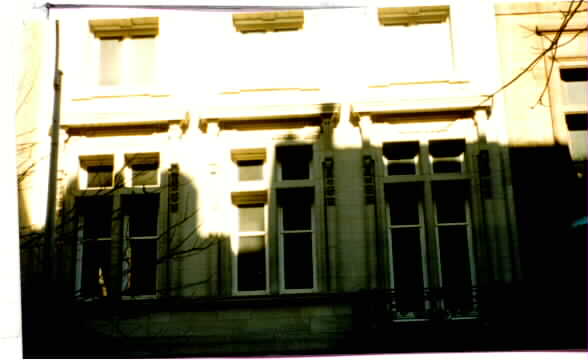 11 E 71st St in New York, NY - Building Photo