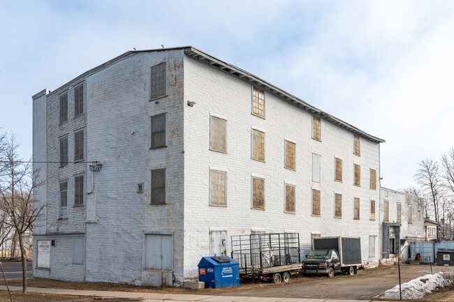 416 Saint-Joseph St in Lévis, QC - Building Photo - Building Photo