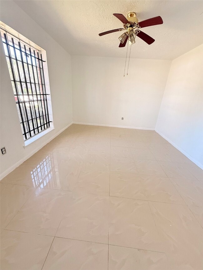 12335 Huntington Field Dr