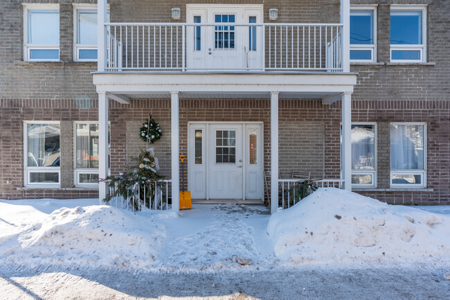 2500 Du Fleuve Ch in Lévis, QC - Building Photo - Building Photo