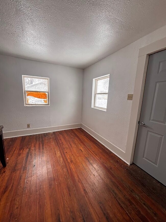 928 W Waggoner St in Decatur, IL - Building Photo - Building Photo