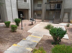 8020 E Thomas Rd in Scottsdale, AZ - Building Photo