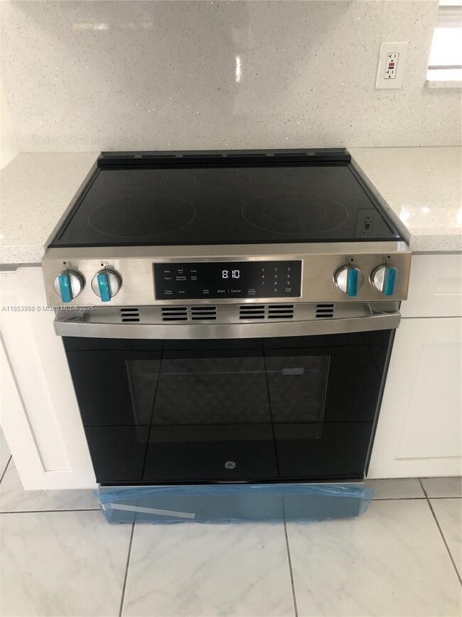 1723 Johnson St-Unit -1 in Hollywood, FL - Foto de edificio - Building Photo