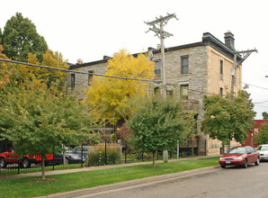 Lauer Flats in St. Paul, MN - Building Photo - Building Photo