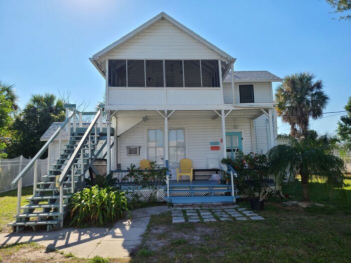 110 Rush St in New Smyrna Beach, FL - Building Photo