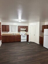 608 Mark St in Granger, WA - Building Photo - Building Photo