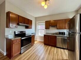 904 Massachusetts Ave, Unit 8 in Cambridge, MA - Building Photo