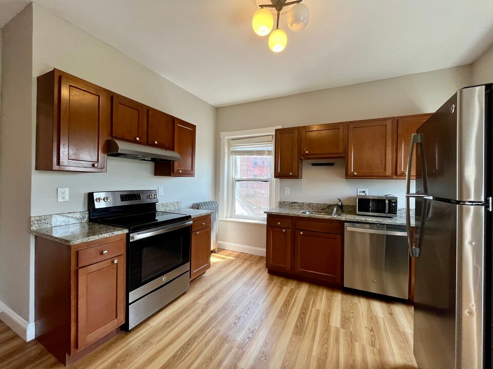 904 Massachusetts Ave, Unit 8 in Cambridge, MA - Building Photo