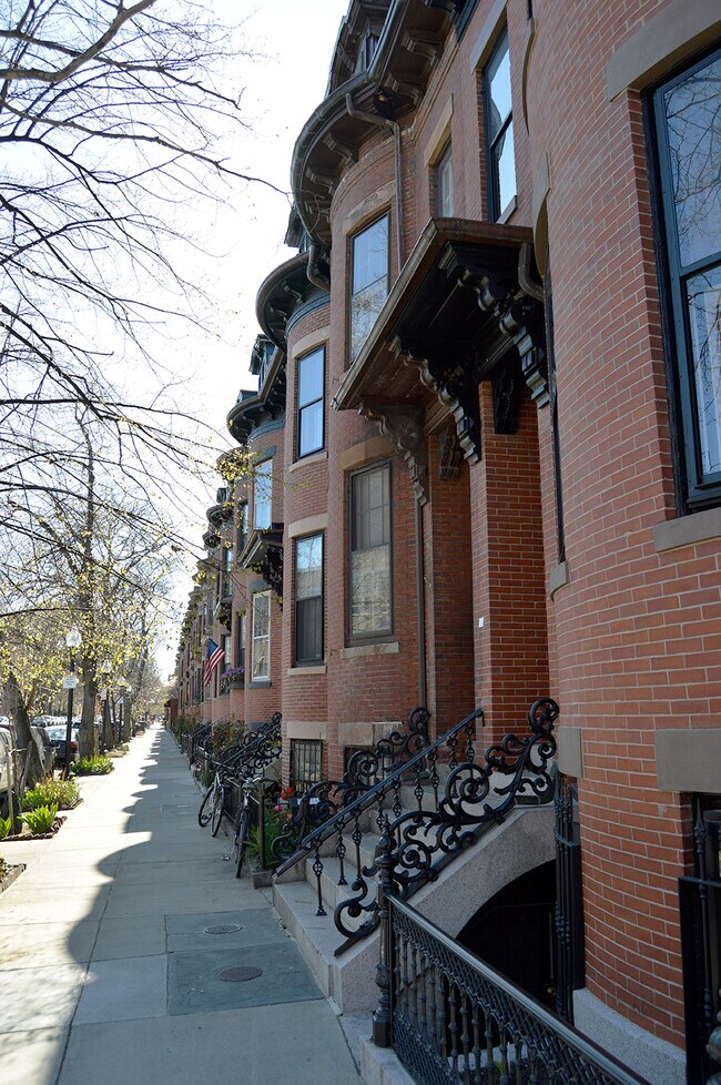 87 Warren Ave, Unit 0 in Boston, MA - Foto de edificio - Building Photo