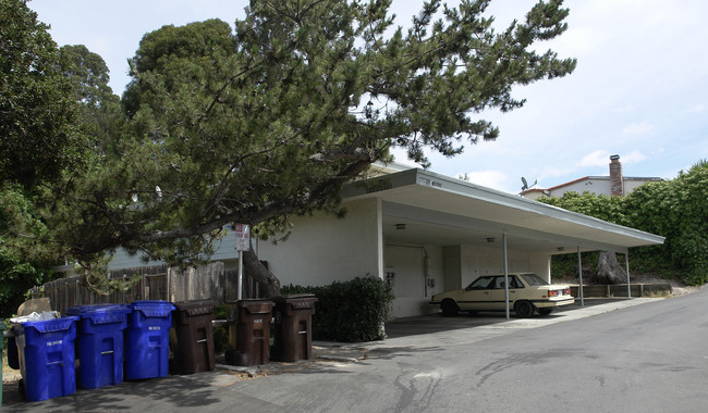 601 Madrone Ave in Pinole, CA - Foto de edificio - Building Photo