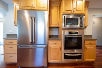 2575 Lake Elmo Ave N in Lake Elmo, MN - Building Photo - Building Photo