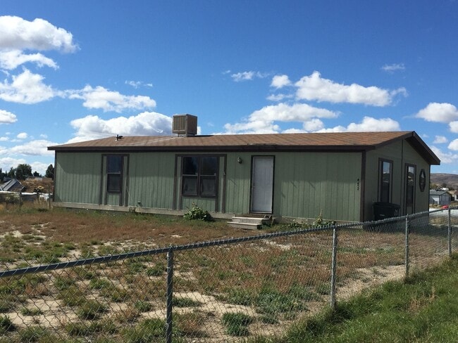 property at 471 Tiffany Dr